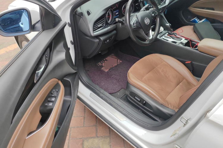 别克 君威 2017款 20T 豪华型中控内饰7003