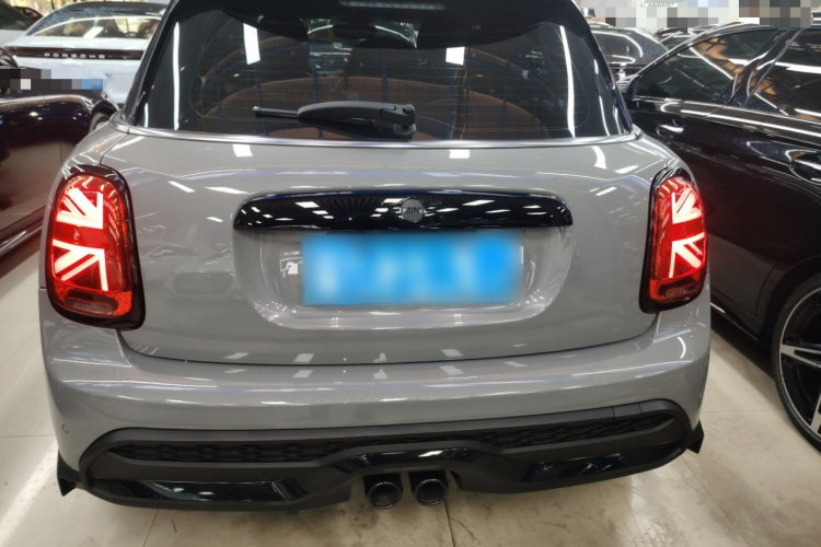 MINI 2023款 2.0T COOPER S 艺术家 五门版车身外观6004