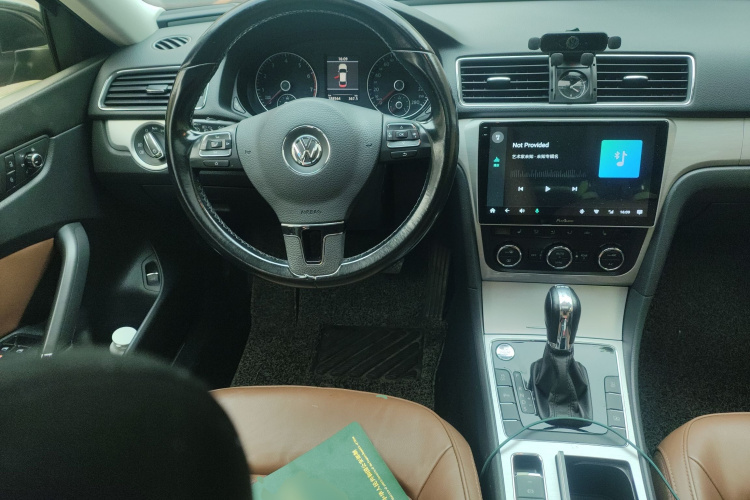 大众 帕萨特 2014款 1.8TSI DSG御尊版中控内饰13