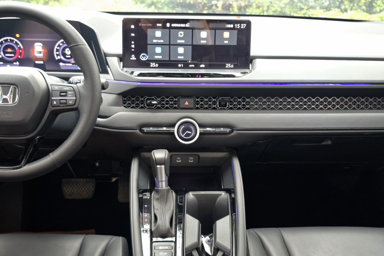 本田 雅阁 2025款 260TURBO 豪华版中控内饰7006