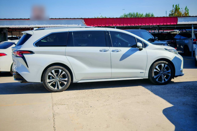 丰田 格瑞维亚 2024款 2.5L混动 尊贵PLUS版车身外观6003