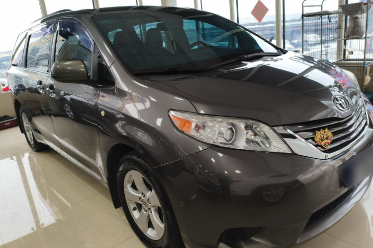 丰田Sienna（平行进口） 车身外观3