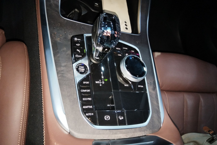 宝马X5(进口) 2019款 xDrive40i 尊享型 M运动套装局部细节18