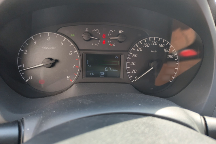 日产 轩逸 2014款 1.6XV CVT尊享版局部细节14