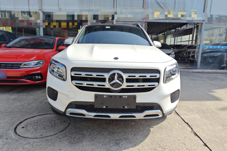 奔驰GLB 2022款 改款 GLB 200 时尚型车身外观2