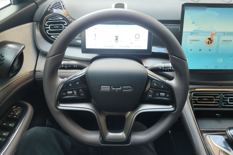 比亚迪 护卫舰07 2023款 DM-i 100KM 尊贵型中控内饰13