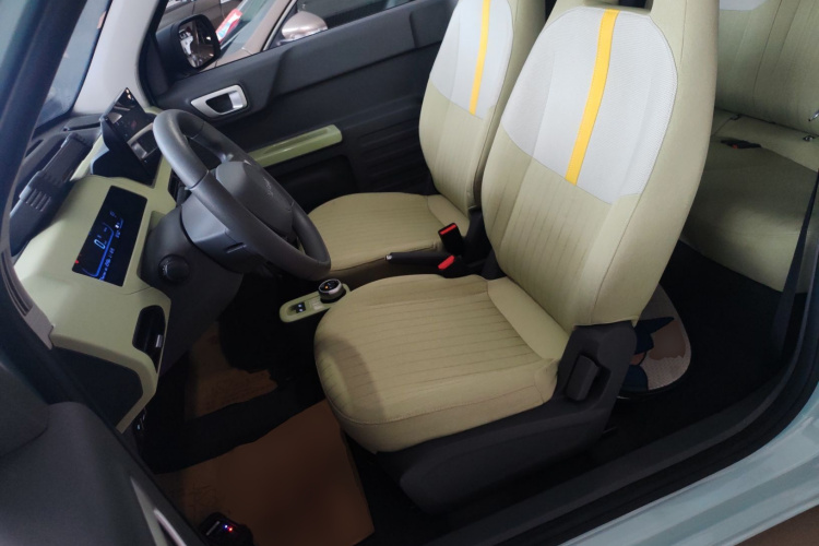 吉利银河 2024款 熊猫mini 200km 耐力熊中控内饰19