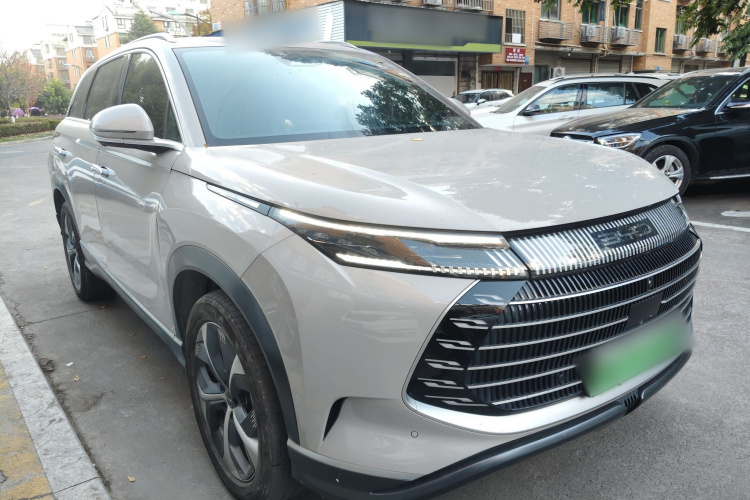 比亚迪 护卫舰07 2023款 DM-i 100KM 尊贵型车身外观3