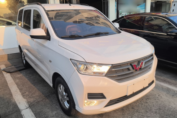 五菱汽车 五菱宏光 2019款 1.5L S标准型国VI LAR车身外观3