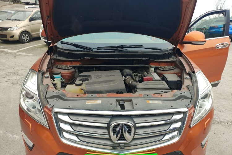 北汽威旺S50 2016款 1.5T CVT乐动尊享型机舱底盘24