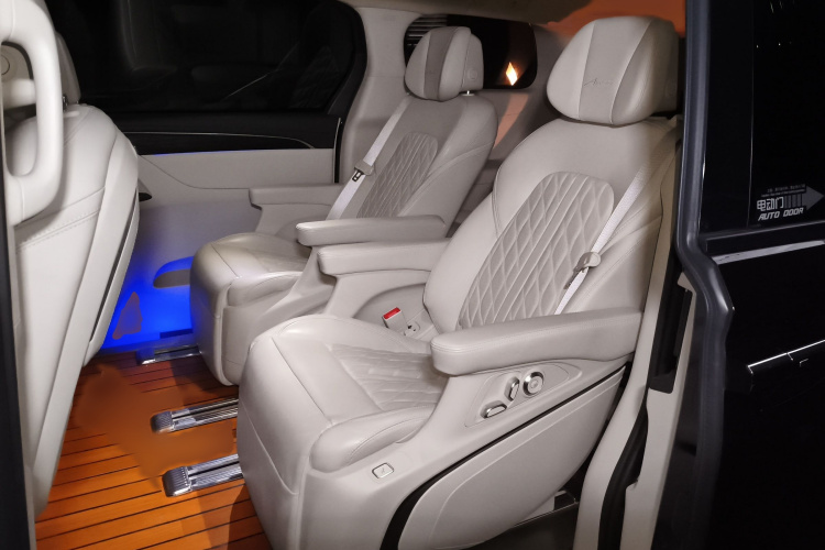 别克GL8 2020款 Avenir艾维亚 六座贤礼版中控内饰7004