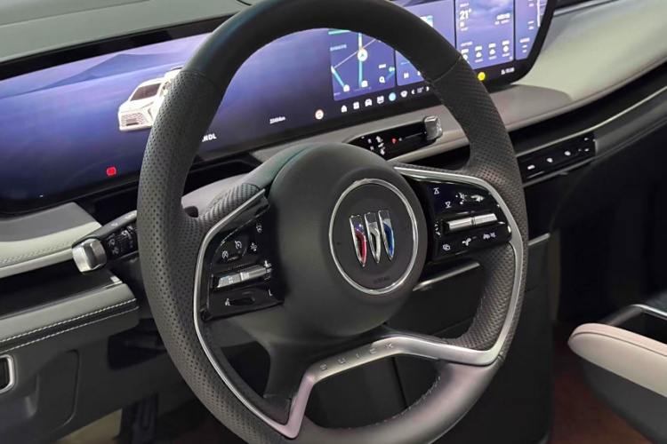 别克GL8 2025款 陆尊 尊享版中控内饰7012