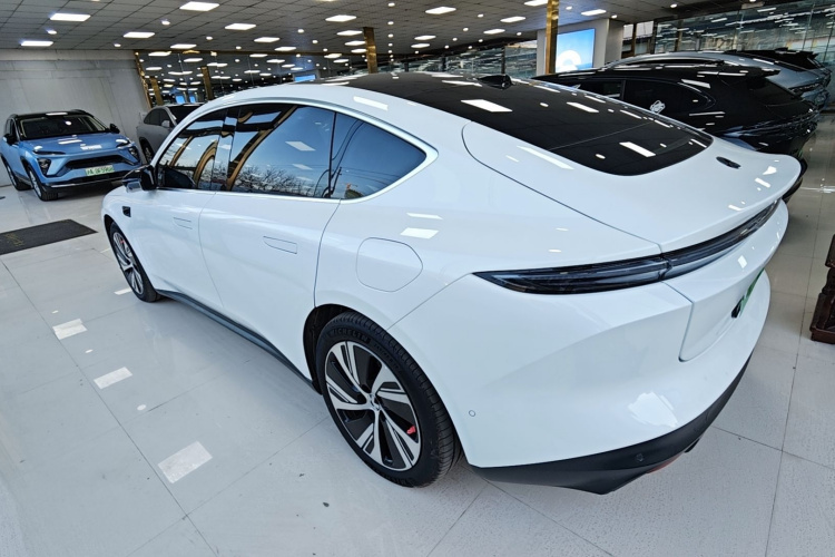 蔚来ET5 2024款 75kWh车身外观6004