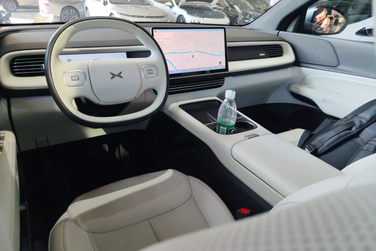 小鹏G6 2023款 580 长续航 Pro中控内饰12