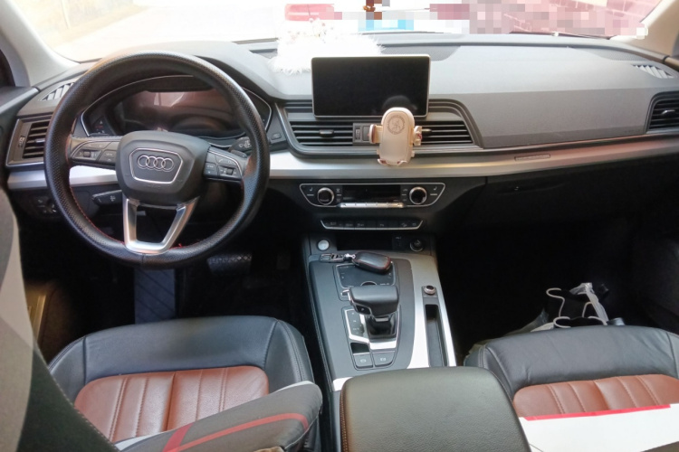 奥迪Q5L 2020款 改款 40 TFSI 荣享时尚型中控内饰12