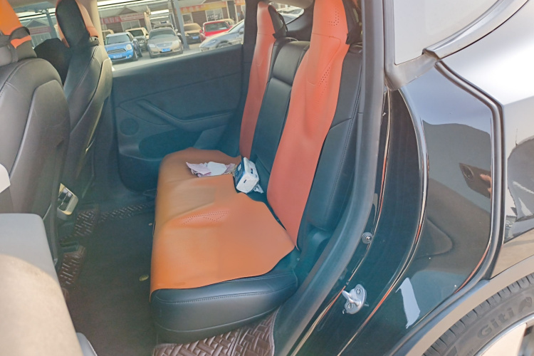 特斯拉 Model Y 2022款 后轮驱动版中控内饰7004
