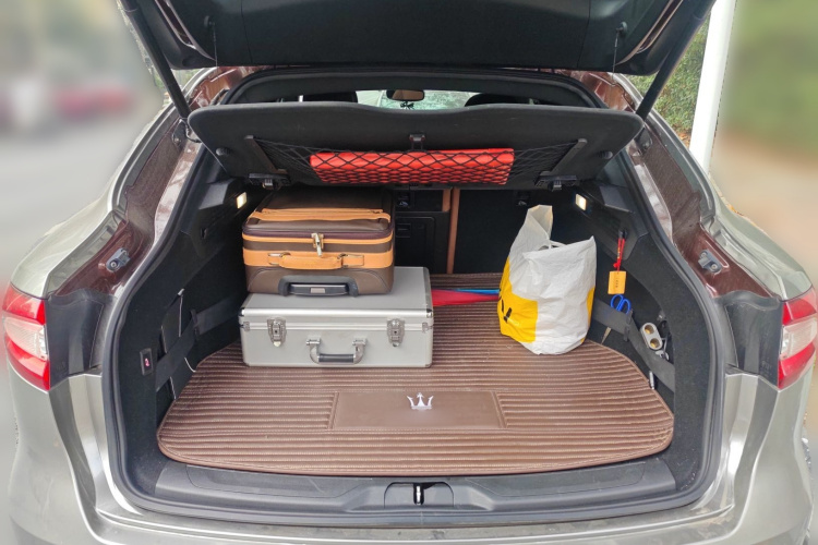 玛莎拉蒂 Levante 2018款 3.0T 经典版中控内饰23