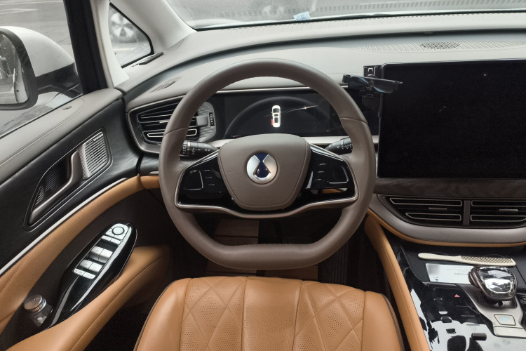 腾势D9 2022款 DM-i 1040 尊贵型局部细节13