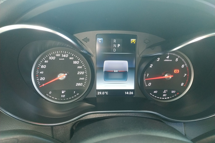 奔驰C级 2018款 C 200 L 运动版局部细节14