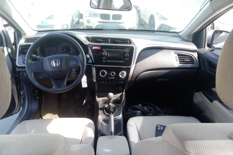 本田 锋范 2015款 1.5L 手动豪华版中控内饰12