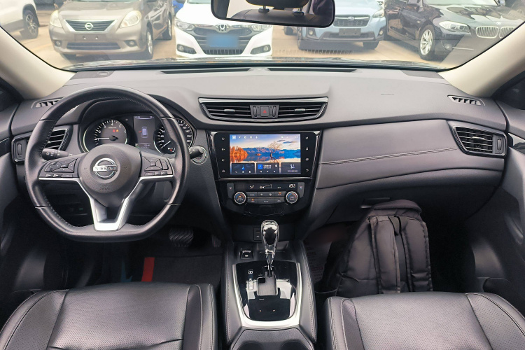 日产 奇骏 2021款 2.0L CVT 2WD XL ITS舒适纪念版中控内饰12
