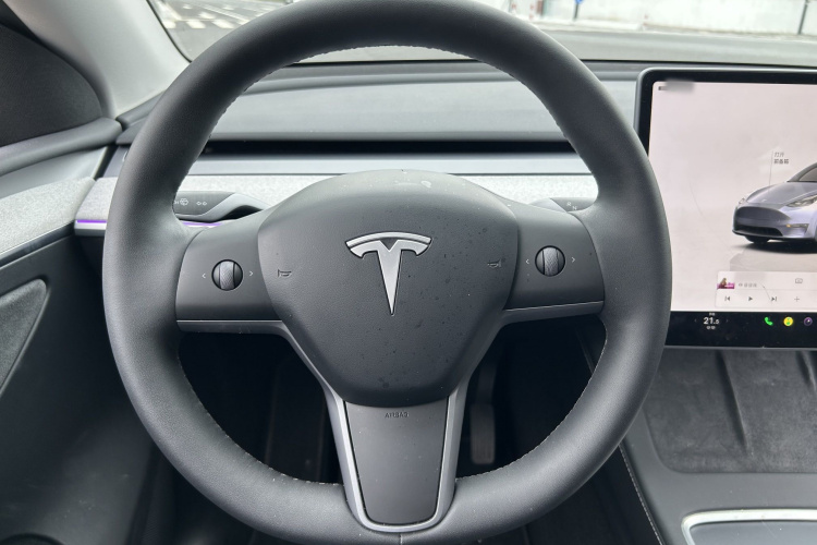 特斯拉 Model Y 2024款 后轮驱动版中控内饰7010