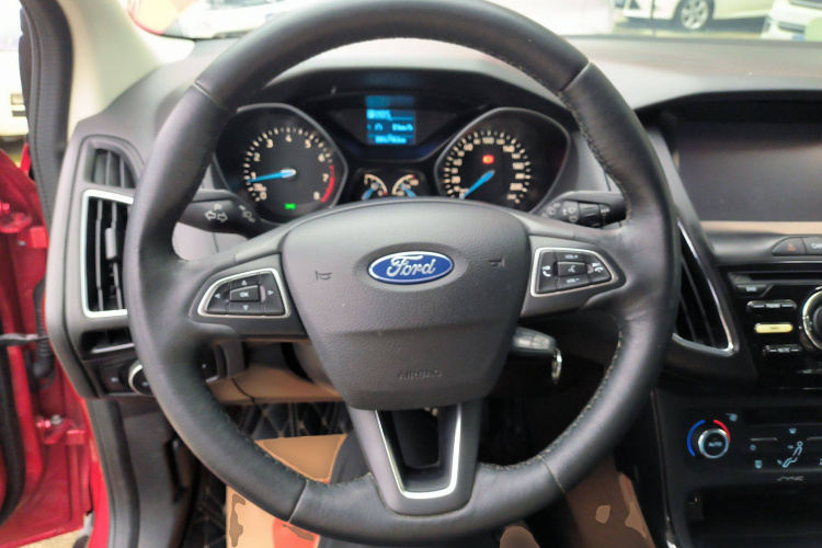 福特 福克斯 2015款 两厢 1.6L 自动风尚型局部细节13