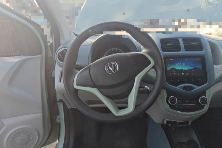 长安欧尚 奔奔E-Star 2021款 国民版 多彩款 磷酸铁锂（31.86kWh）局部细节13