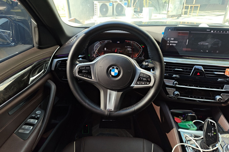 宝马5系 2022款 改款 525Li M运动套装中控内饰13