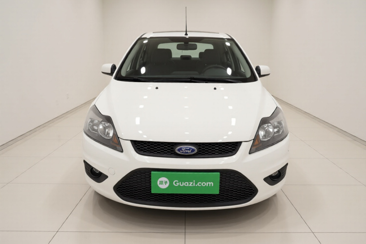 福特 福克斯 2013款 两厢经典 1.8L 自动基本型车身外观2