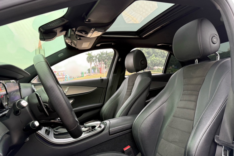 奔驰E级 2017款 E 200 运动型中控内饰7002