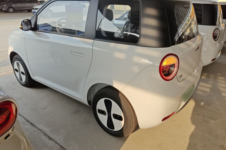 长安启源 长安Lumin 2026款 宝藏版 205km 酷爱米 宁德车身外观4