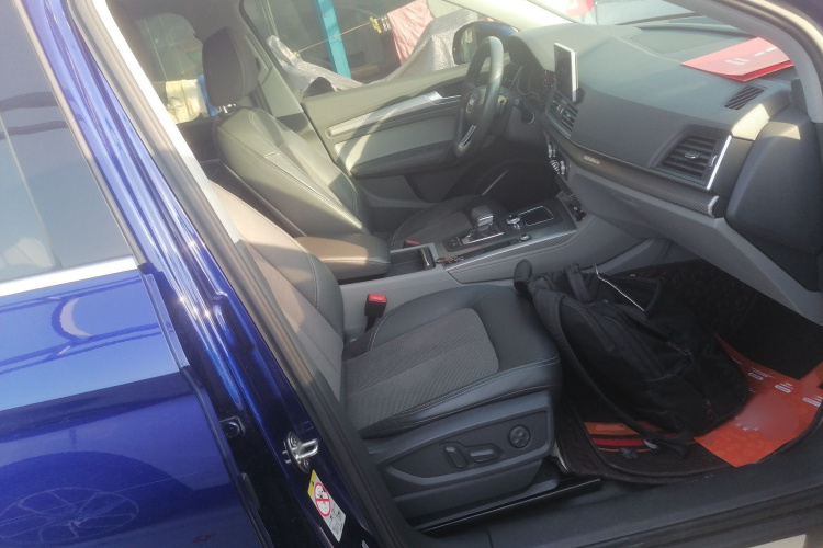 奥迪Q5L 2018款 45 TFSI 尊享时尚型 国V局部细节41