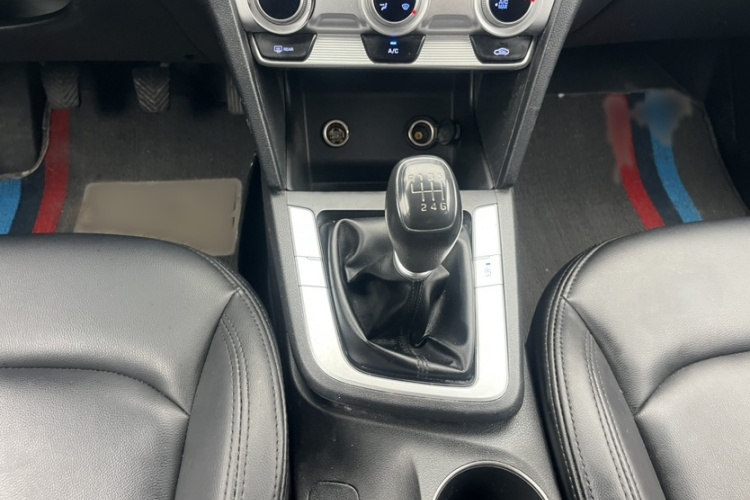 现代 领动 2019款 1.5L 手动智炫·活力型局部细节18