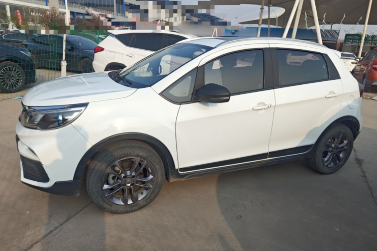 吉利汽车 远景X3 2020款 1.5L CVT尊贵型车身外观4