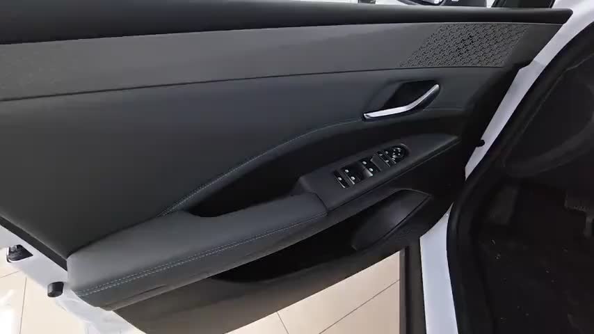 比亚迪 秦PLUS 2025款 DM-i 智驾版 55KM领先型实拍1