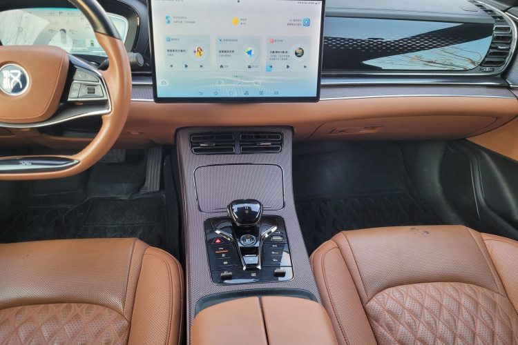 比亚迪 汉 2022款 DM-i 121KM 尊享型中控内饰7004