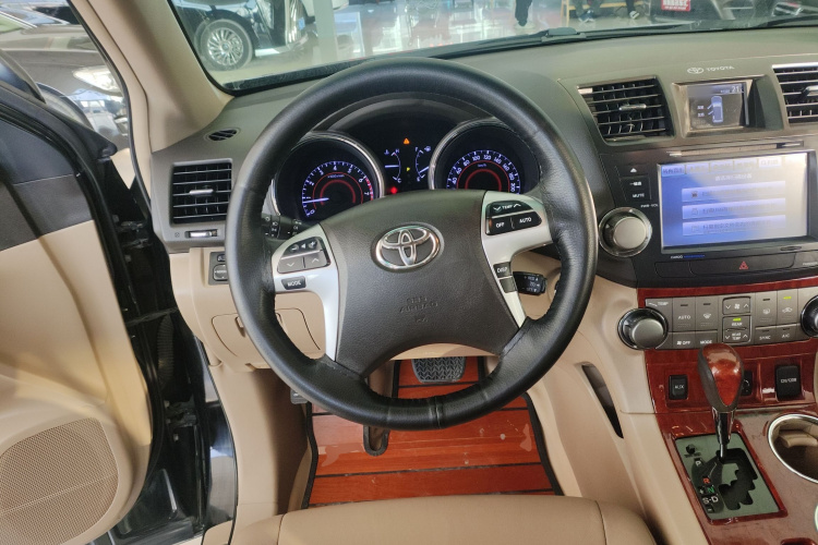 丰田 汉兰达 2012款 2.7L 两驱7座豪华版中控内饰13