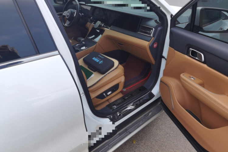 理想汽车 理想ONE 2021款 增程6座版局部细节9005