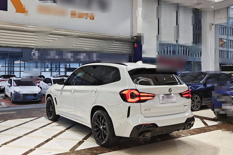 宝马X3 2022款 改款二 xDrive30i 尊享型 M曜夜套装车身外观6005