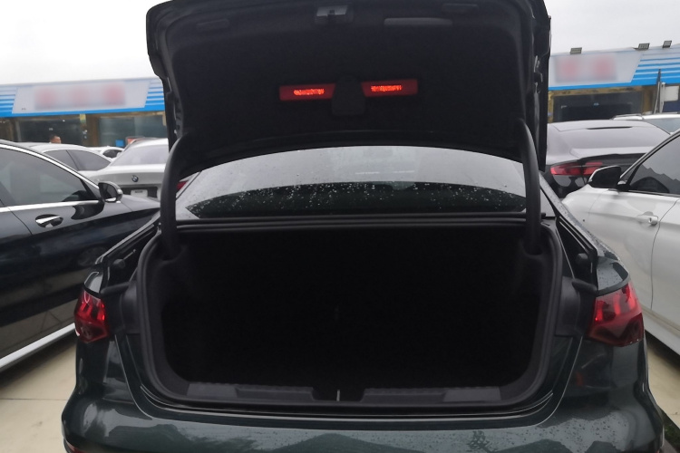 奥迪A3 2022款 A3L Limousine 35 TFSI 时尚致雅型机舱底盘23