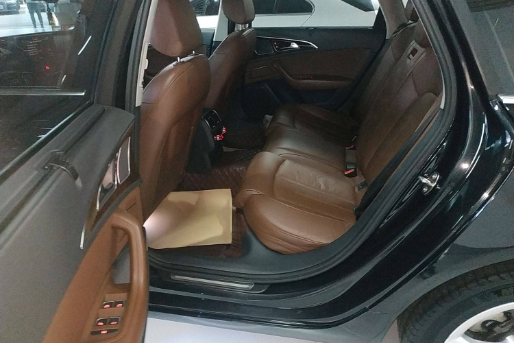 奥迪A6L 2014款 30 FSI 豪华型中控内饰7004