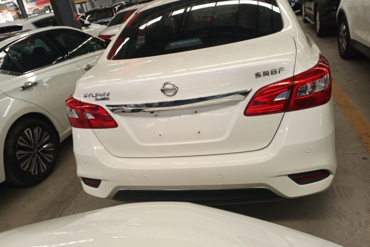 日产 轩逸 2021款 经典 1.6XL CVT豪华版车身外观6
