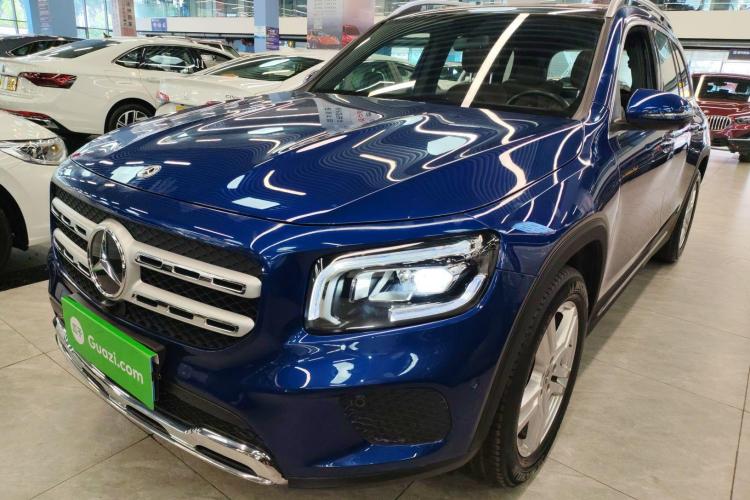 奔驰GLB 2021款 GLB 200 动感型车身外观1