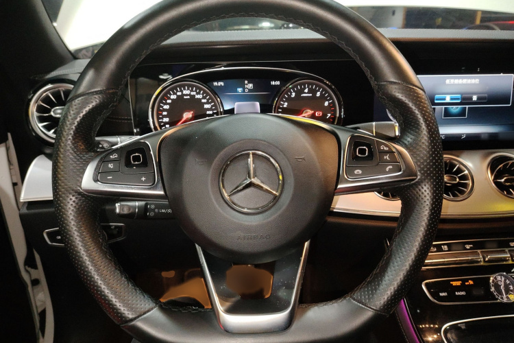 奔驰E级(进口) 2017款 E 200 4MATIC 轿跑车局部细节13