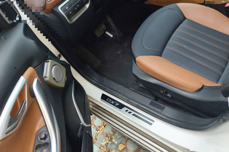 东南DX7 2015款 1.5T 自动尊贵型中控内饰20