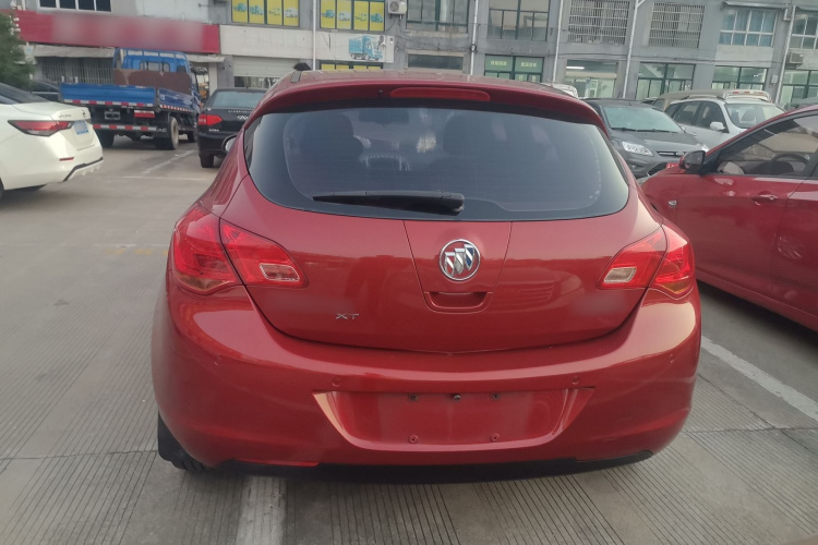 别克 英朗 2014款 XT 1.6L 自动时尚版车身外观6