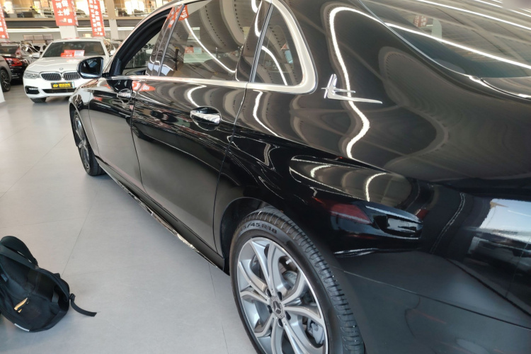 奔驰E级 2023款 改款 E 300 L 运动豪华型车身外观6003