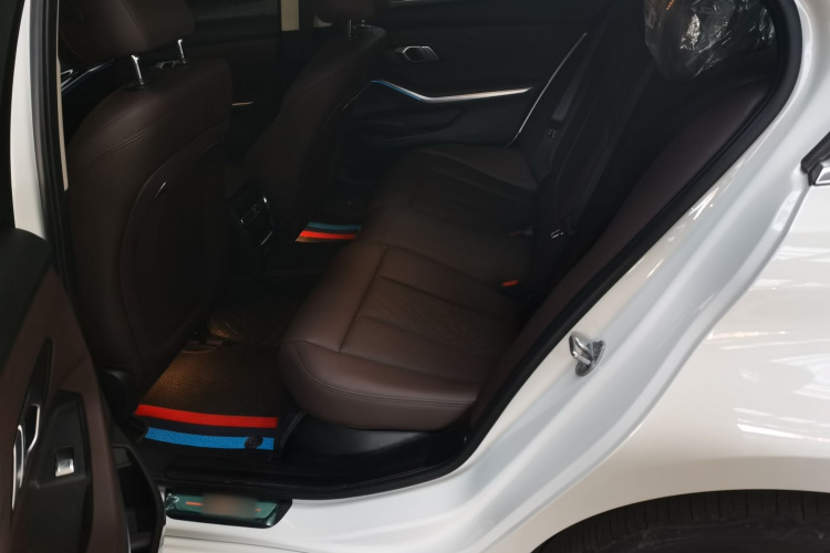 宝马i3 2022款 eDrive 35 L中控内饰21