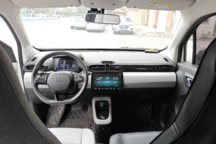 零跑汽车 零跑T03 2023款 310轻享版中控内饰12